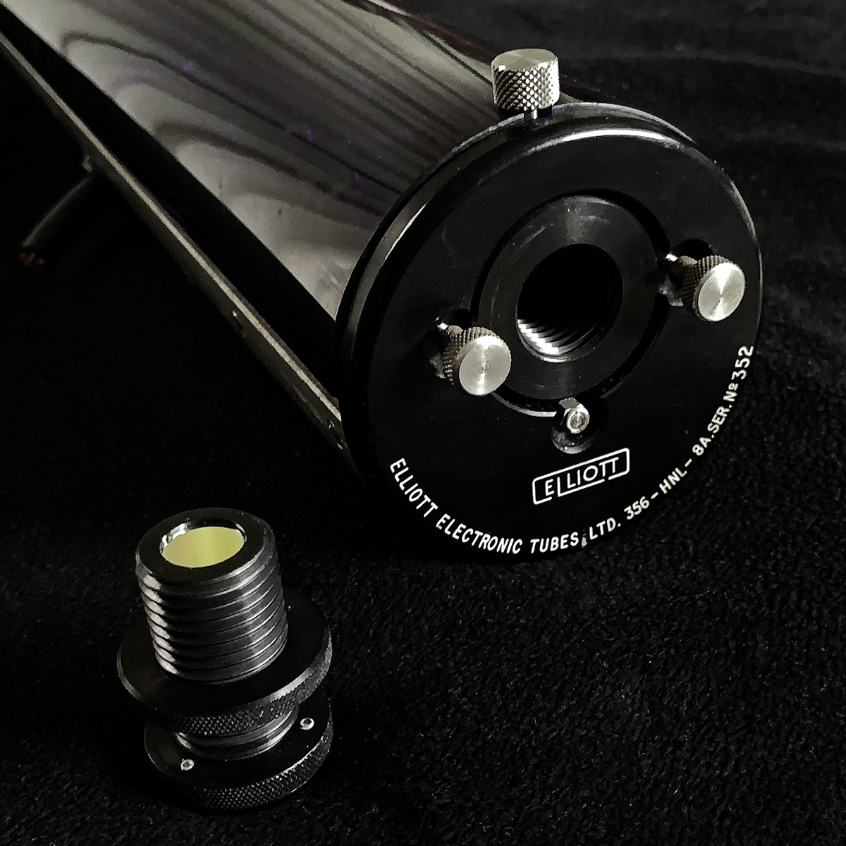 Elliott Model 356-HNL-8A Laser, Output Mirror