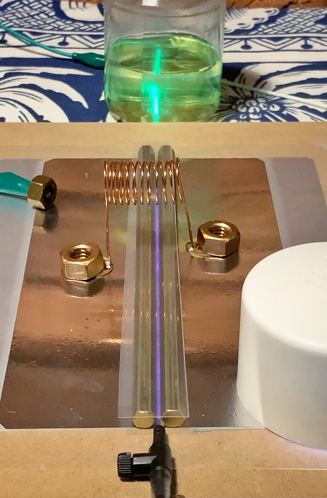 Operating Laser with N2 Flooded Channel